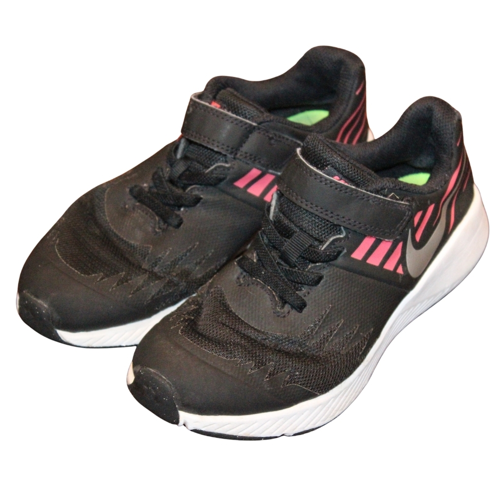 2/$30 🏷 NIke Black & Pink Running Shoes Size 2Y